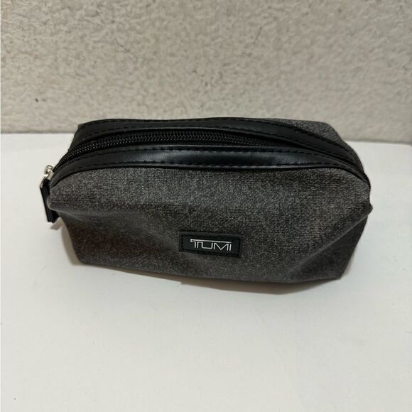 Tumi Delta First Class Travel Pouch - Picture 2 of 12